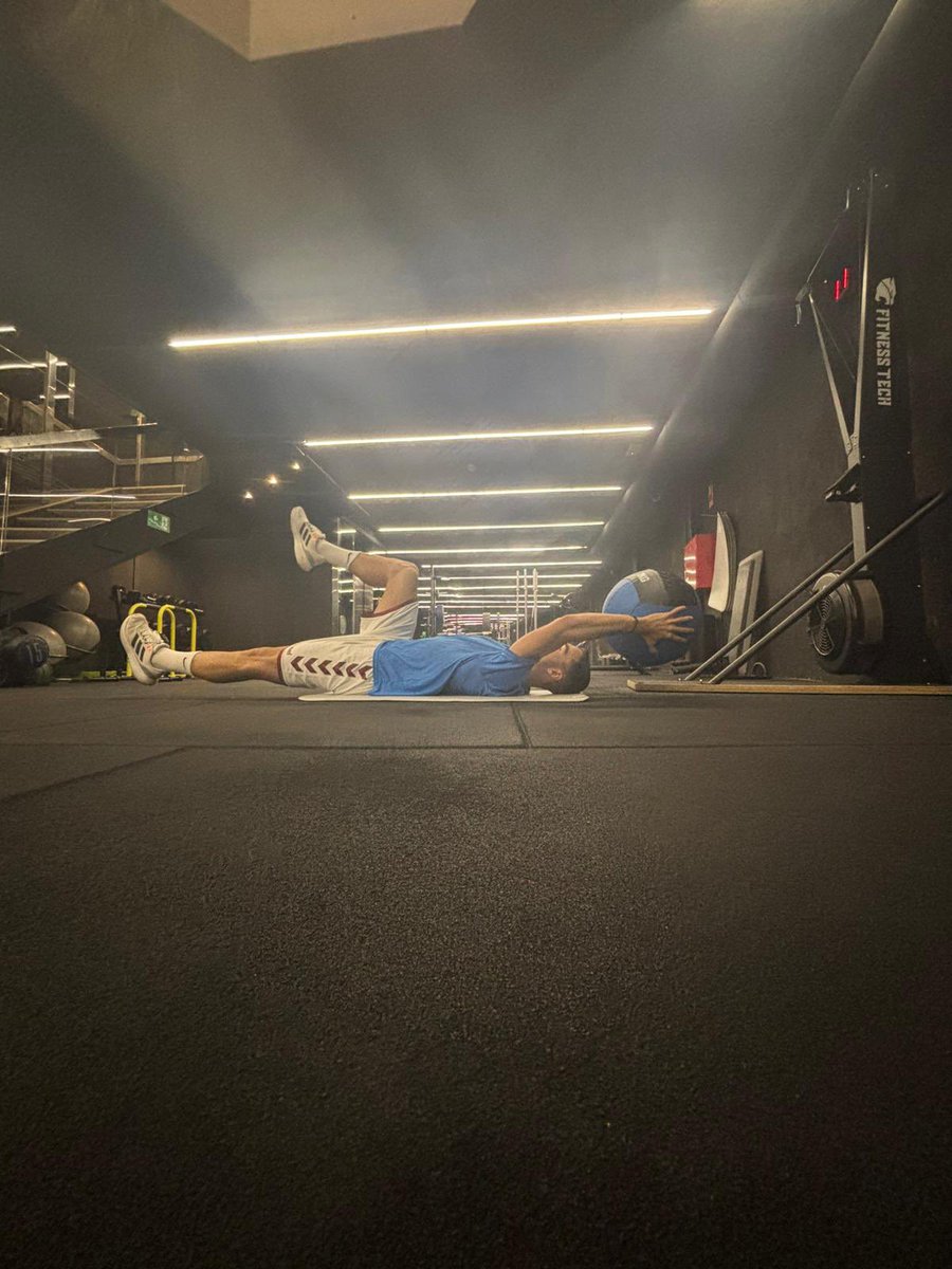 Disfrutando. Sufriendo.

<a href="/Sergieters3/">Sergio Rodriguez</a> 😉 En Menorca estabas mejor ¿verdad?