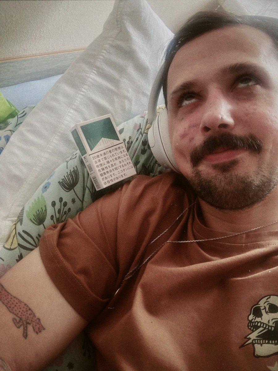 ihor_malytskyi's tweet image. Милувався і беріг цілу годину. Хвате. *поїхав в сквер кашляти японською*
