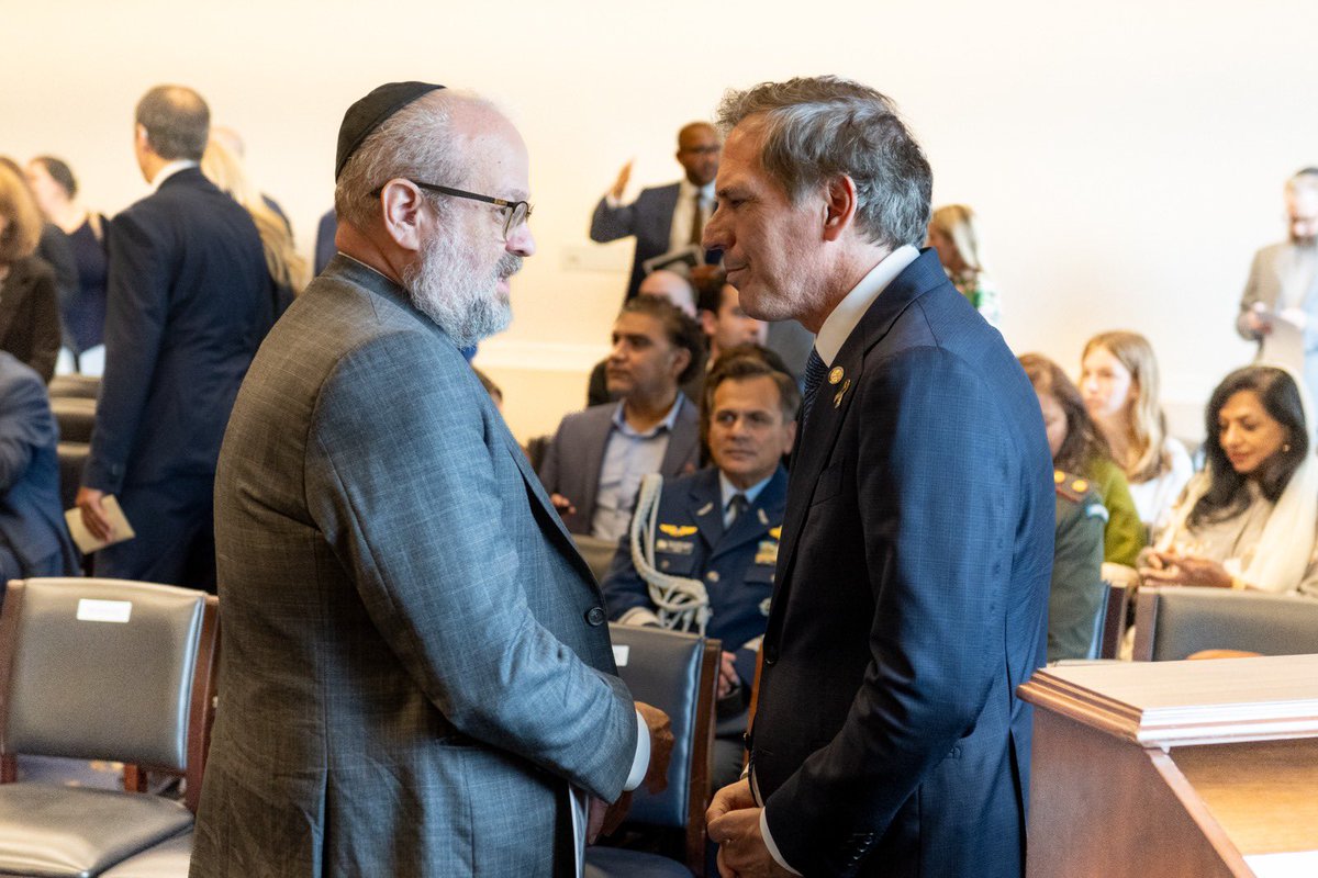 alejandrito's tweet image. Honored to have led a very meaningful AMIA commemoration ceremony in Washington, alongside Chairman @RepBrianMast, @InfoAMIA President Osvaldo Armoza and @StateDept Legal Adviser Reed Rubinstein. In the US Congress, we remembered the 85 innocent lives lost in this brutal…