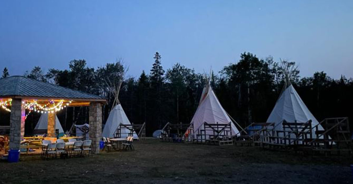 🔍 Que signifie étudier l’écologie de la faune sauvage « de façon positive » ? Pour la Dre Jesse Popp, c’est combiner des modes de connaissance autochtones et occidentaux — et collaborer avec les communautés 👉 Lisez son histoire : bit.ly/442D7Db