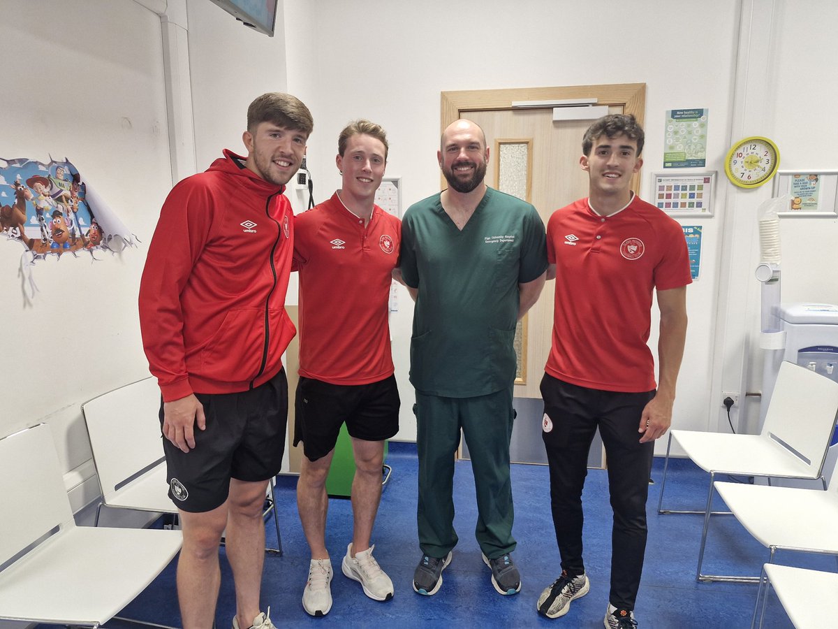 mena_mcmorrow's tweet image. So lucky to have⚽️ @sligorovers⚽️ players visit our ED and Children's ward. Thank you so much for putting a smile on everyone's face! #Sligo #bitored
*Parental consent given for photography.