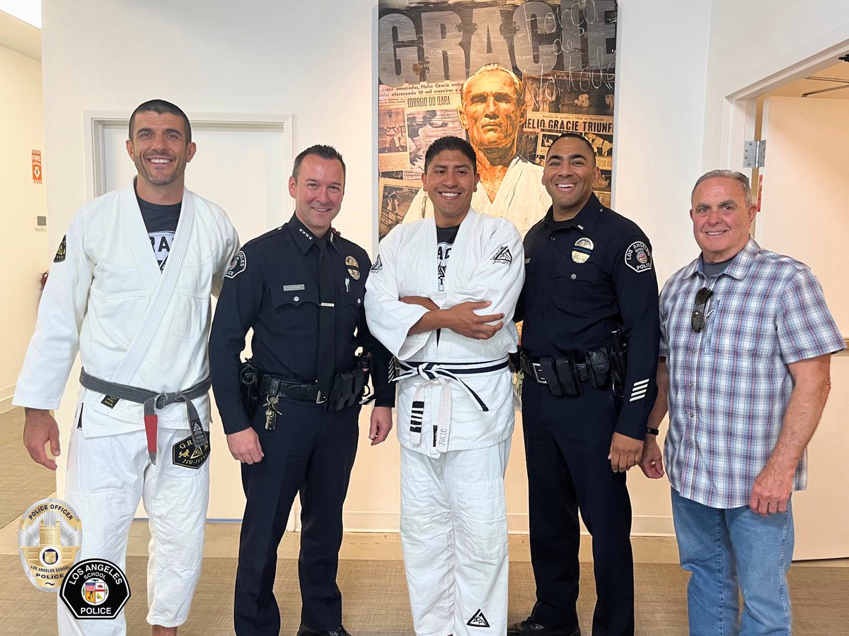 LA School Police (@laschoolpolice) on Twitter photo Congratulations to Officer Galvez on becoming LASPD’s first graduate of the Gracie Combatives Program. Job well done!
🇺🇸🥋🇧🇷
#LawEnforcement #GracieJiuJitsu #BrazilianJiuJitsu #DefensiveTactics #LASPD #LASchoolPolice #LifetimeFitness #Police Congratulations to Officer Galvez on becoming LASPD’s first graduate of the Gracie Combatives Program. Job well done!
🇺🇸🥋🇧🇷
#LawEnforcement #GracieJiuJitsu #BrazilianJiuJitsu #DefensiveTactics #LASPD #LASchoolPolice #LifetimeFitness #Police