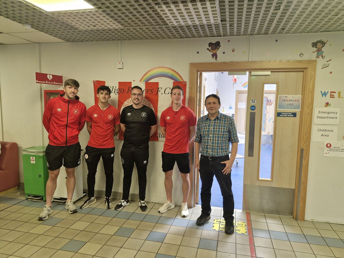 mena_mcmorrow's tweet image. So lucky to have⚽️ @sligorovers⚽️ players visit our ED and Children's ward. Thank you so much for putting a smile on everyone's face! #Sligo #bitored
*Parental consent given for photography.