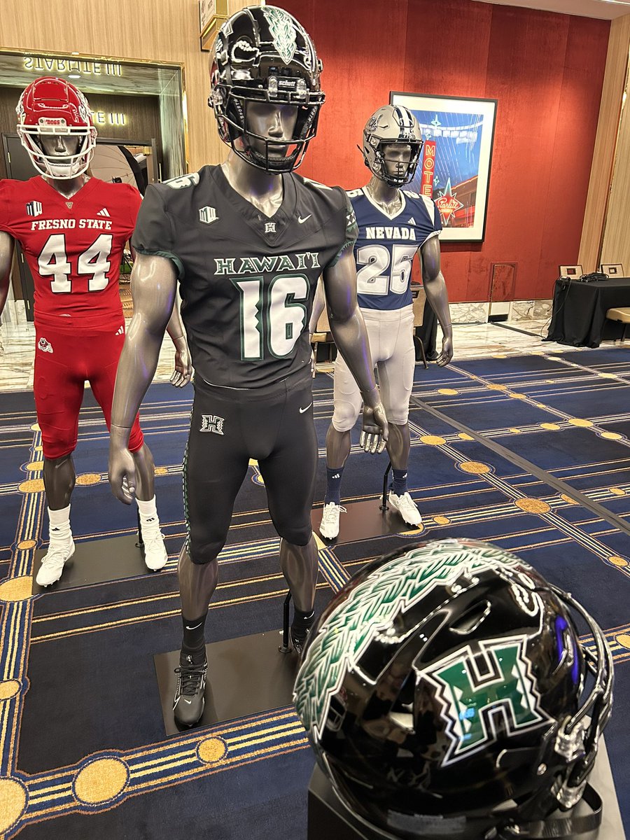 The all black Nike uniforms on display here at MW Media Days 😮‍💨 <a href="/HIsportsradio/">Hawai'i Sports Radio</a>