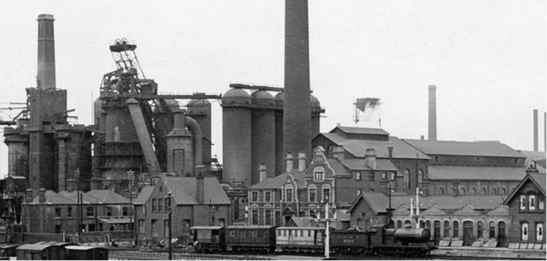 AndrewRawson11's tweet image. Munitions required steel. Men worked in the foundries or made the larger items, while women made the smaller ones. Furnaces were expanded to increase output, while thousands of tons were imported from America to Trafford Park, Manchester.