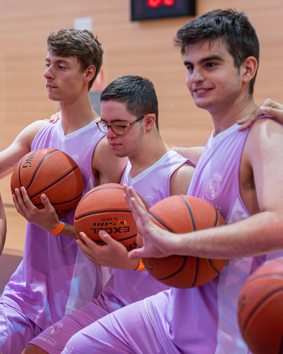 Fun_Realmadrid's tweet image. ✅ ¡Seguimos viviendo momentos únicos en nuestro XI Campus Adaptado!
💟 Durante el segundo y tercer día hemos trabajado dos valores fundamentales: la autonomía y la salud, pilares clave para el desarrollo personal de nuestros participantes.
🏀 Nuestros días han estado llenos de…