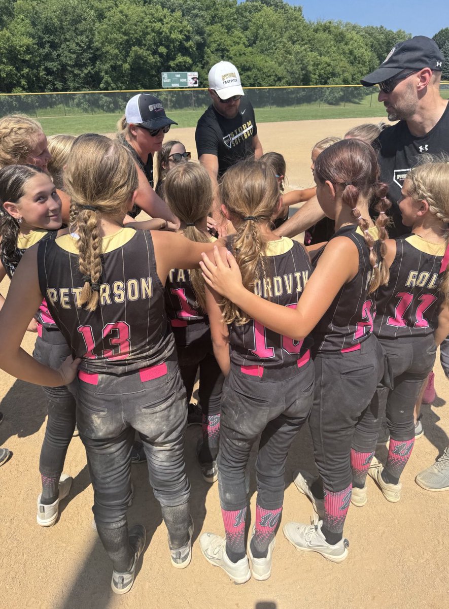 Storm 10UA battled hard all weekend finishing RUNNERS UP in Tier 3 State Tournament! Finishing the weekend strong going 4-2 battling all the way to second place. Great job girls!!