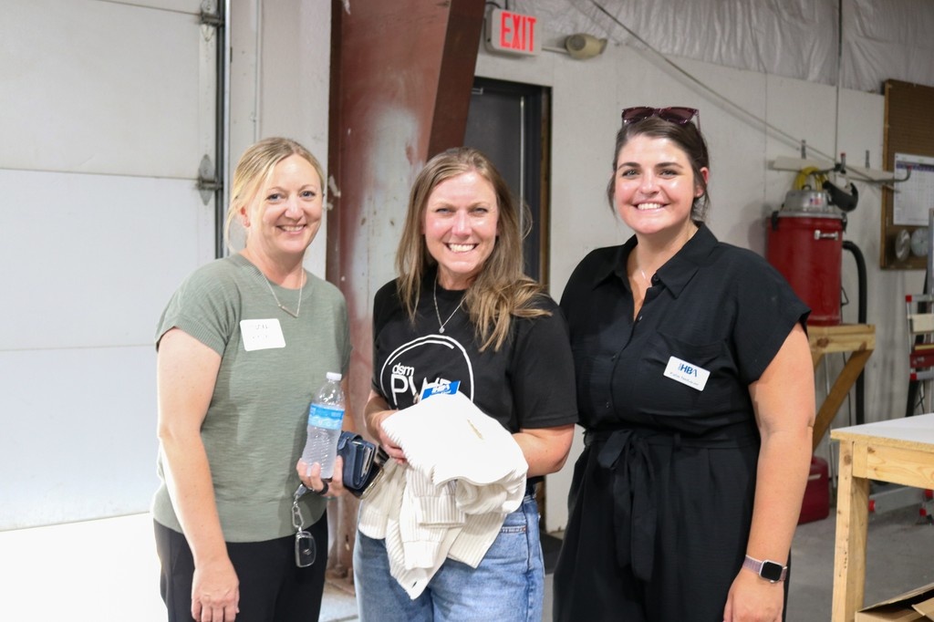Another great Networking After Hours is in the books! Thank you to Signarama in Ankeny for hosting! 

Make sure to join us for the August Networking After Hours at Pella Windows and Doors of Central Iowa on Thursday, August 7th. 

#dsmhba #networking