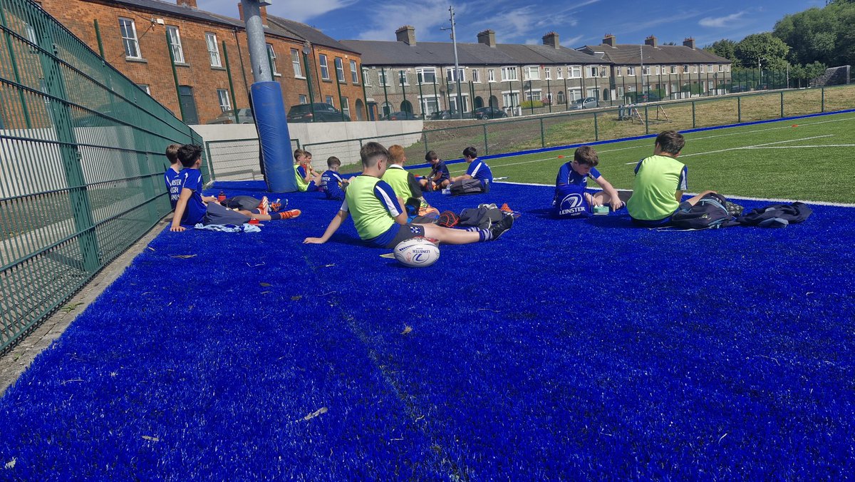 CcroWicklow's tweet image. Tackle technique, rugby golf, brumbies, and rugby rounders with a very competitive U11s group @BectiveRangers Leinster Rugby summer camp today. Weather has been kind to us. It's time for a coffee ☕️ and 99 after a relaxing swim 🏊♀️. #FromTheGroundUp @LeinsterBranch @WicklowRFC 🏉
