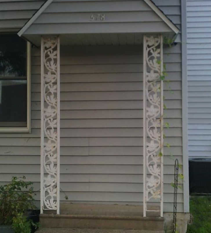EllingwoodPro's tweet image. #WackyWednesday! Sometimes curb appeal just walks straight into a wall. We’re not sure where this doorway thought it was going, but it’s definitely not helping the flow of the home.

Would you leave it or fix it? Comment below!

Photo Credit: 12tomatoes.com/cringeworthy-r…

#HomeFail