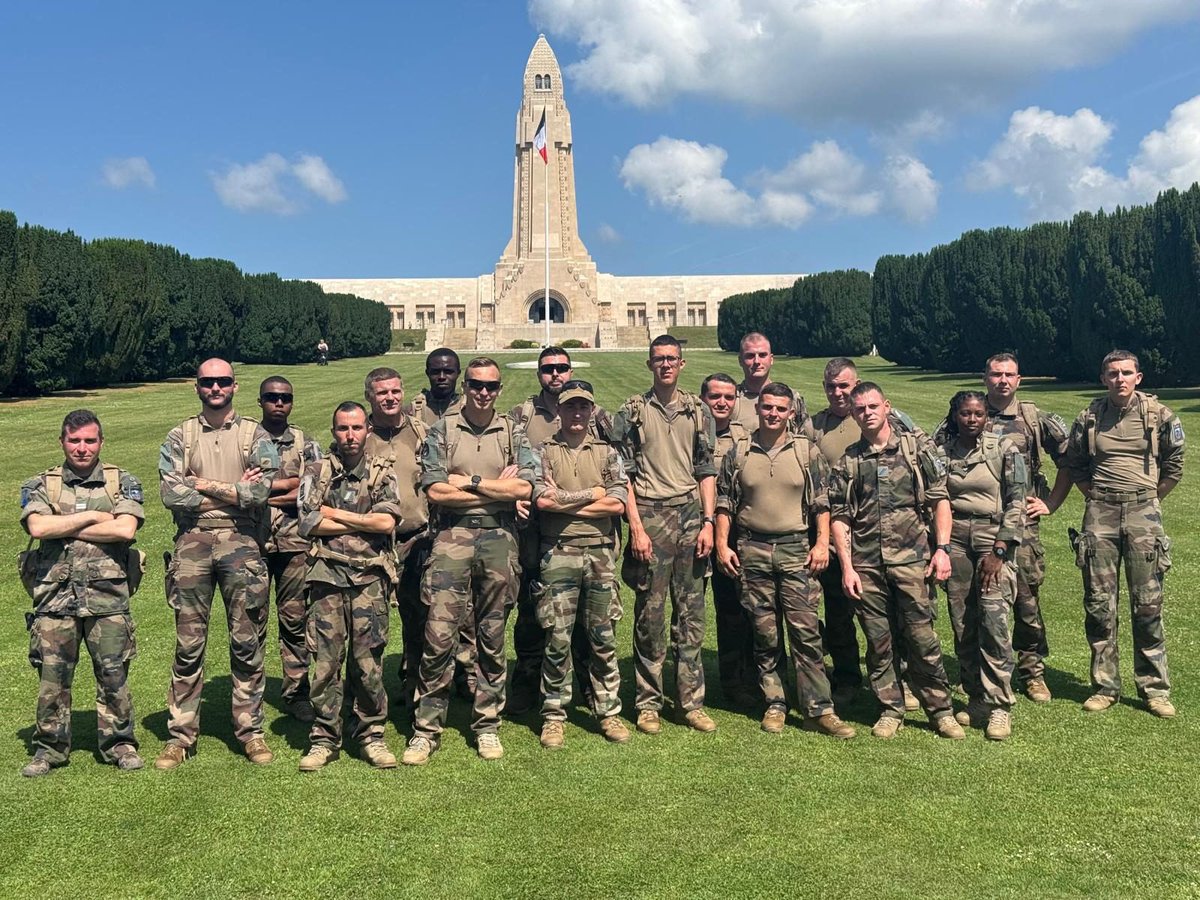 La Section Réparation Mobilité Feu n°3 (SRMF3) de la 1re compagnie maintenance mobilité a organisé une marche symbolique à Verdun pour l’accueil d’une jeune recrue.😄
#ArméeDeTerre #arméezonenordest #activitécohésion #marcheauképi #Verdun 
<a href="/CommandementALT/">Commandement appui et logistique de théâtre</a>
