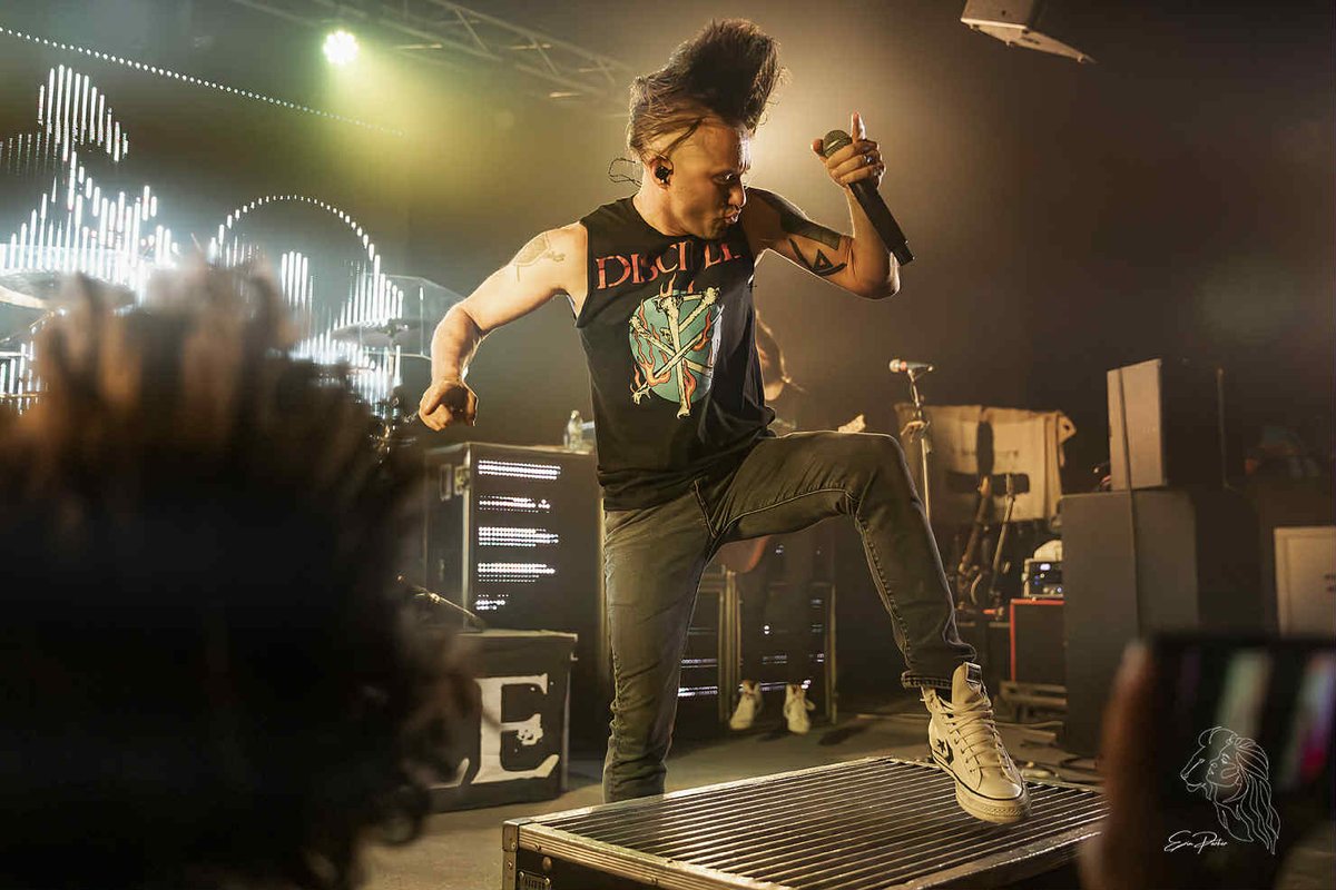 Kentucky, are you ready to sling your hair around with us? We're headed your way on Saturday, July 19! Tickets are still available here: curtaincalltickets.com//events/buy-ti…