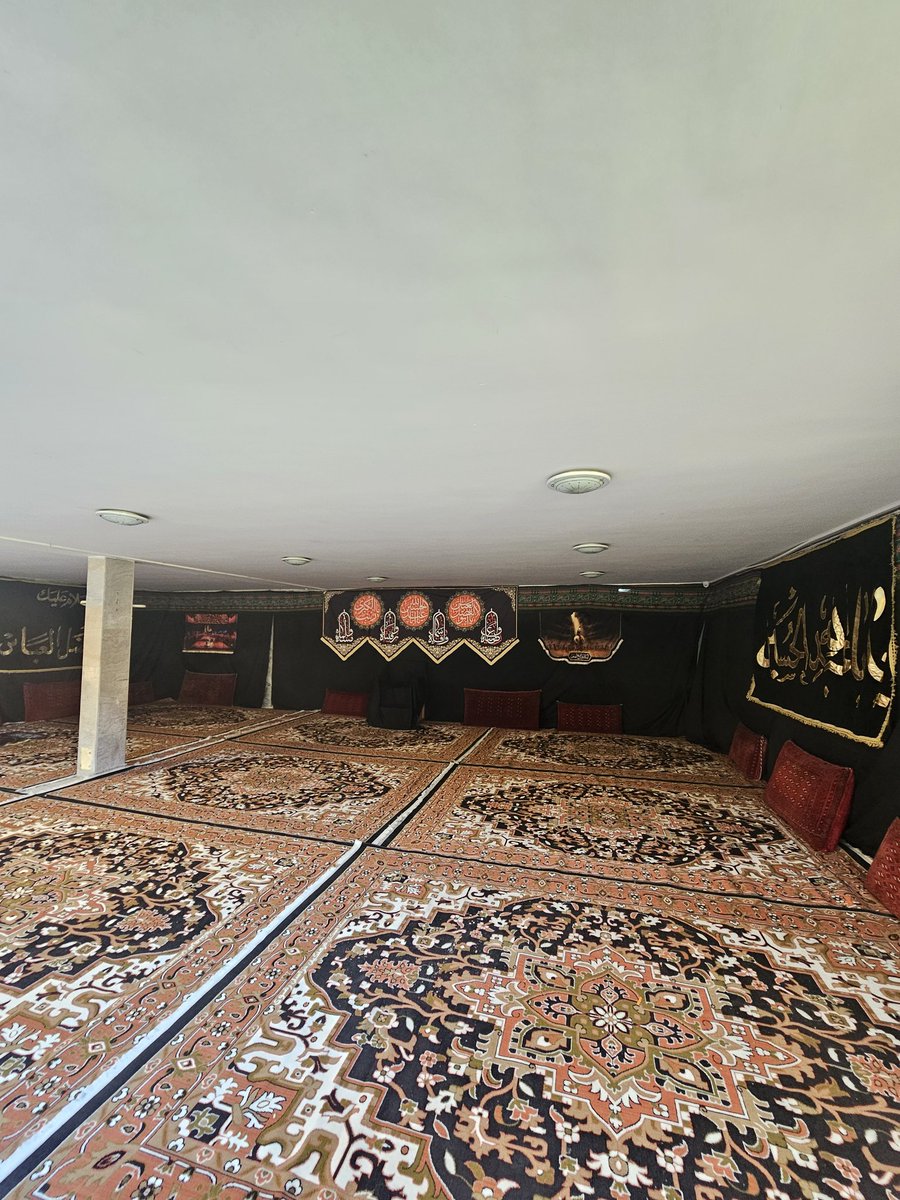 sa_toosii's tweet image. پارکینگ تبدیل شد به حسینیه 
در انتظار مهمان های اباعبدالله 💔