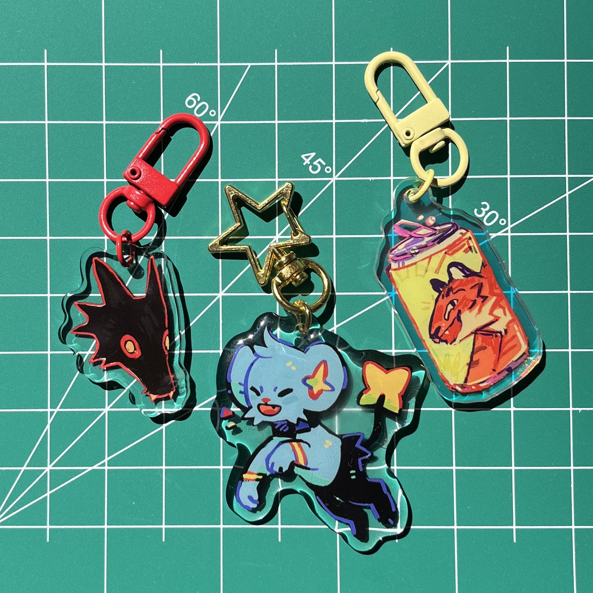wanted to share these cuties! <a href="/ZoArtix/">ZoArtix</a> let me try out a few of their products and i got these keychains!! i’ve never done keychains before so it was super awesome to see my stuff like this :D vvv
