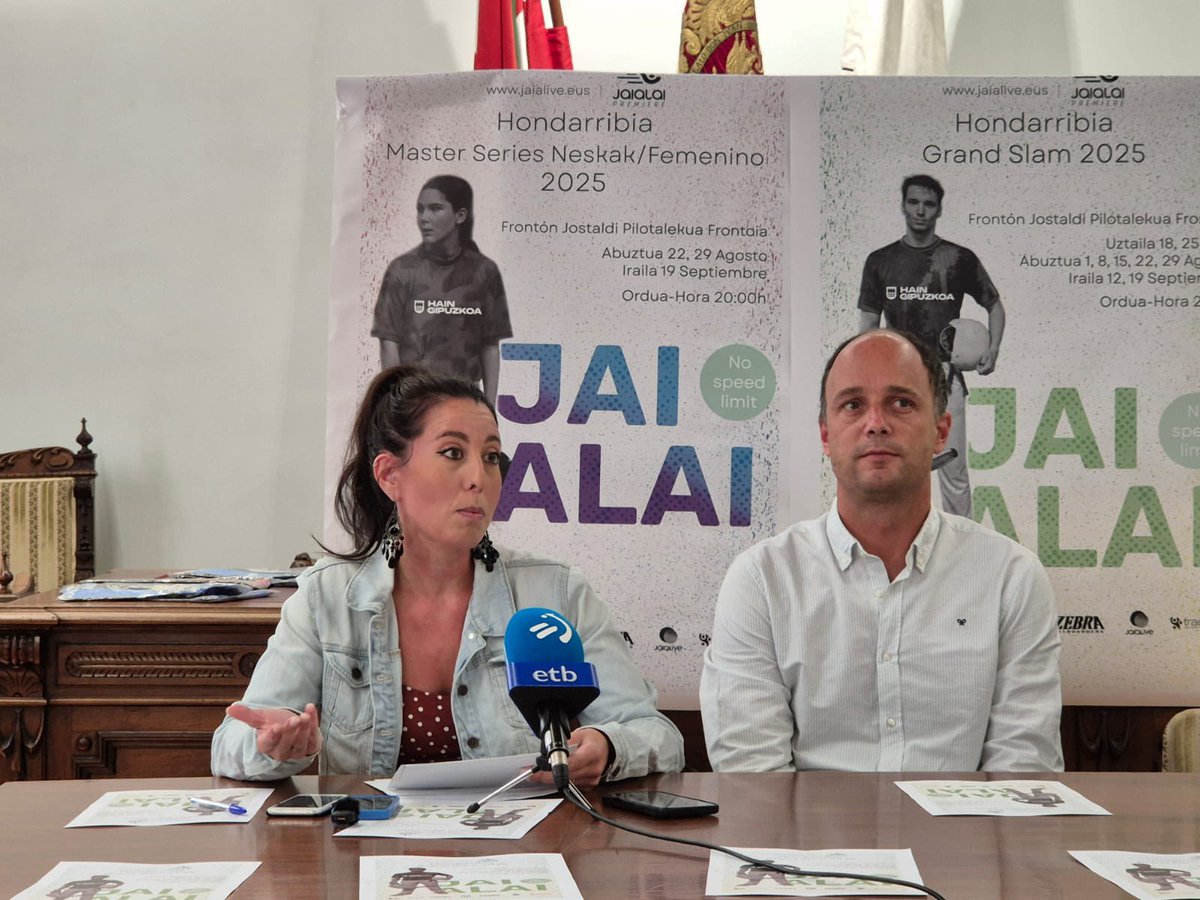 AzaharaDomingue's tweet photo. Hoy hemos presentado el Grand Slam de #CestaPunta en Hondarribia, junto a su alcalde Igor Enparan y Mikel Egiguren.
El frontón Jostaldi acogerá cada viernes hasta el 19 de septiembre una competición de primer nivel dentro del Jai Alai World Tour.
#zuretzatgipuzkoa #Gipuzkoa https://t.co/5CvgPyvMx4