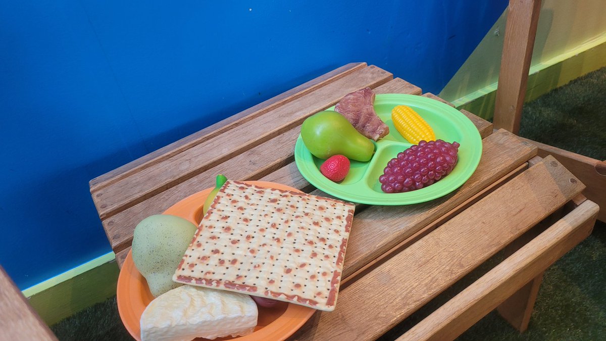 HomeschoolWild's tweet image. At the kids' play space with a friend today... my kids are cleaning up and organizing the play kitchen and picking up after the camp kids. One made us a lovely picnic. #goodhabits 🤣