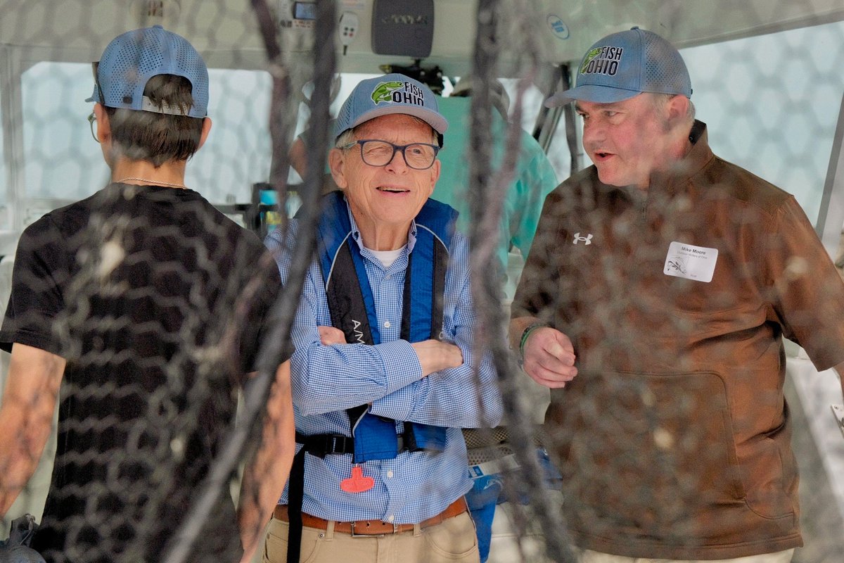 GovMikeDeWine's tweet image. It's a great day to be out on Lake Erie for the 45th annual Governor's Fish Ohio Day! #FishOhio @ohiodnr @OhioDivWildlife