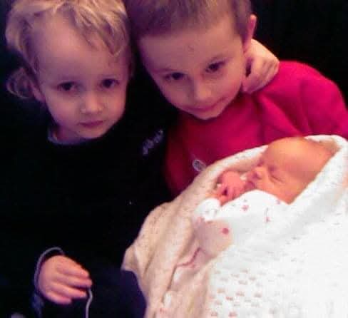 finnyk89's tweet image. Congratulations to my cousin Aaron for graduating Cardiff University today! Absolutely smashed it! #CardiffGrad 

Here&apos;s a bit of a throwback for you 😂