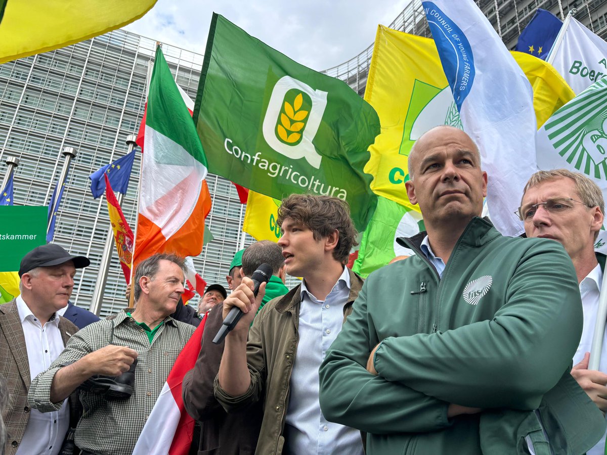 CEJA Young Farmers (@_ceja_) on Twitter photo President <a href="/MeedendorpPeter/">Peter Meedendorp</a> and some of CEJA members present for <a href="/COPACOGECA/">COPA-COGECA</a> symbolic march of European farming on the future of the EU budget and CAP.
A moment to defend young farmers amidst the threats of budget cuts. President <a href="/MeedendorpPeter/">Peter Meedendorp</a> and some of CEJA members present for <a href="/COPACOGECA/">COPA-COGECA</a> symbolic march of European farming on the future of the EU budget and CAP.
A moment to defend young farmers amidst the threats of budget cuts.