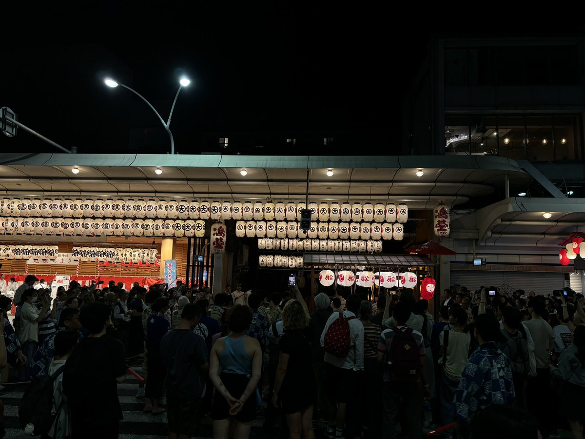 今年は自分用にも実家用にもちまきを買って、仕事終わりに家の近くまで来るお囃子巡行も楽しんで屋台には行けへんかったけど、祇園祭楽しんでる🏮
月末まで続く祭り、行ってみよかなぁ☺︎