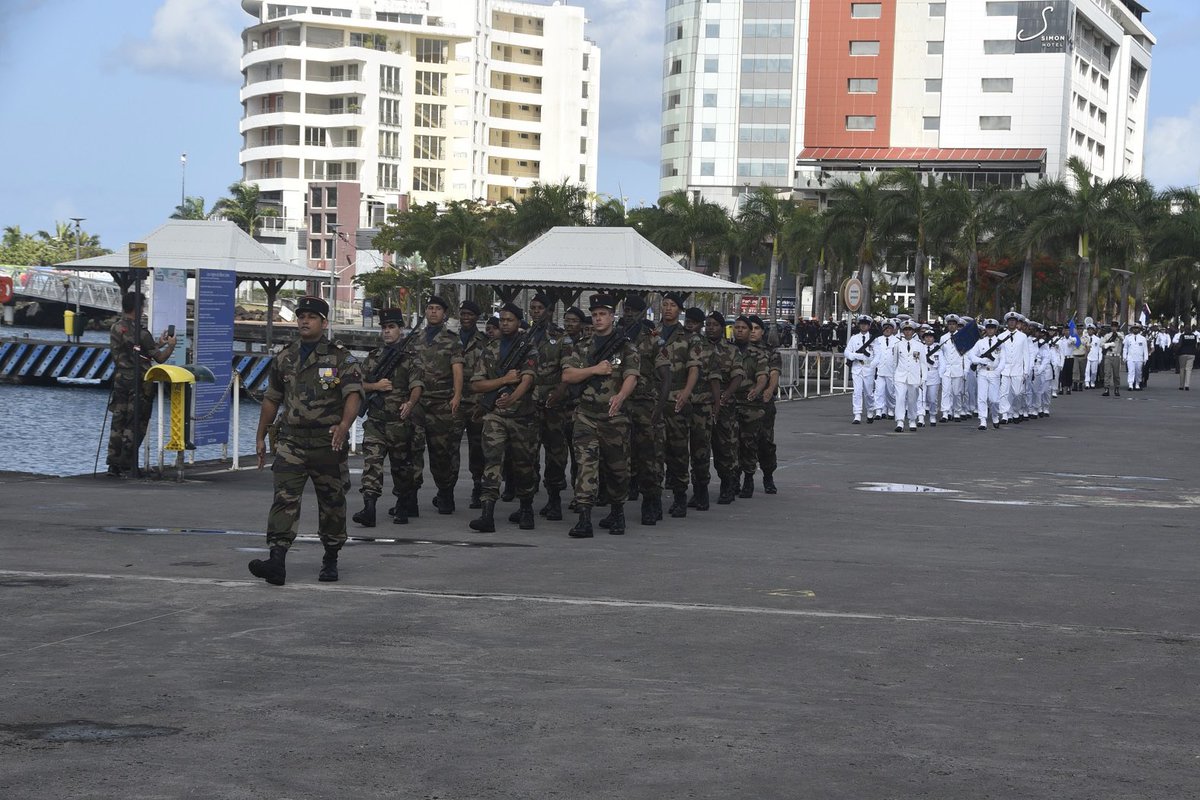 Un grand merci aux nombreux Foyalais et Martiniquais qui étaient présents pour la cérémonie et le défilé de ce #14Juillet et qui ont salué nos troupes sur le front de mer 🤗🇫🇷 !