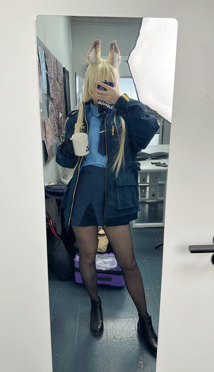 尾刃 カンナ をコスプレしました☕️✨

デニール30黒タイツを着用しました!!

#Bluearchive Kanna cosplay