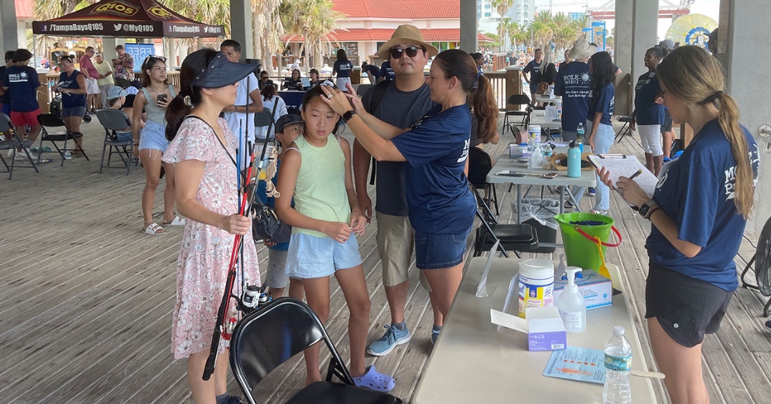 🏖️ Beach day checklist:
✔️ Towel
✔️ Sunscreen
👀 Free cancer screening

If you are heading to #ClearwaterBeach on Saturday, July 26, stop by Pier 60 Park for a free skin, head and neck cancer screening with Moffitt Cancer Center. No appointment needed.

Last year, 149 suspicious