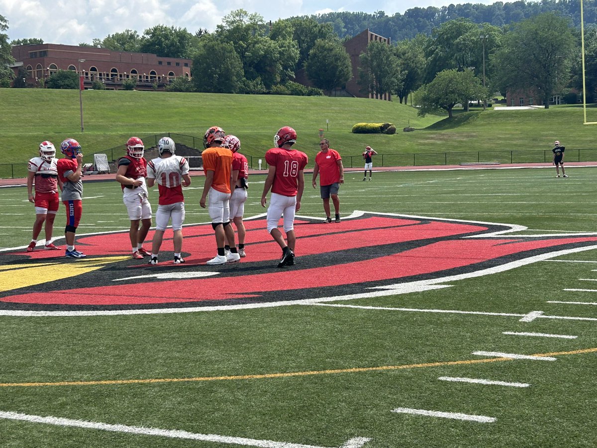 ULjetsFootball's tweet photo. Practice action! Big Play Dre, Goodson, Hess and Peyton all getting their reps in. https://t.co/6ZGLJ1nv3y