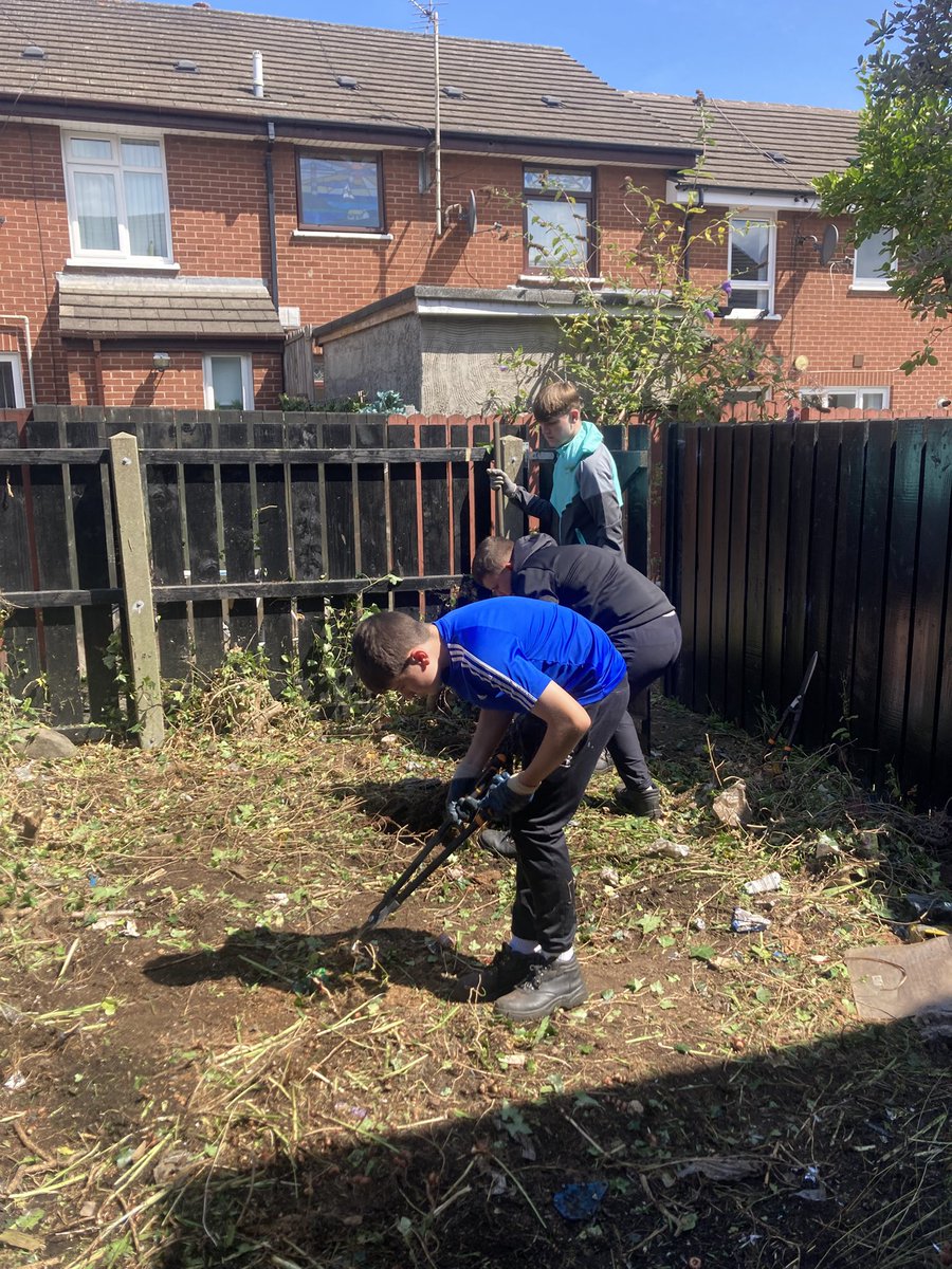 artilleryyc's tweet image. Back in today the lads completed the clearance of the pensioners’ garden they had started yesterday. Fitted two safety lights brought all the cuttings to the recycling centre. Toughest one yet…