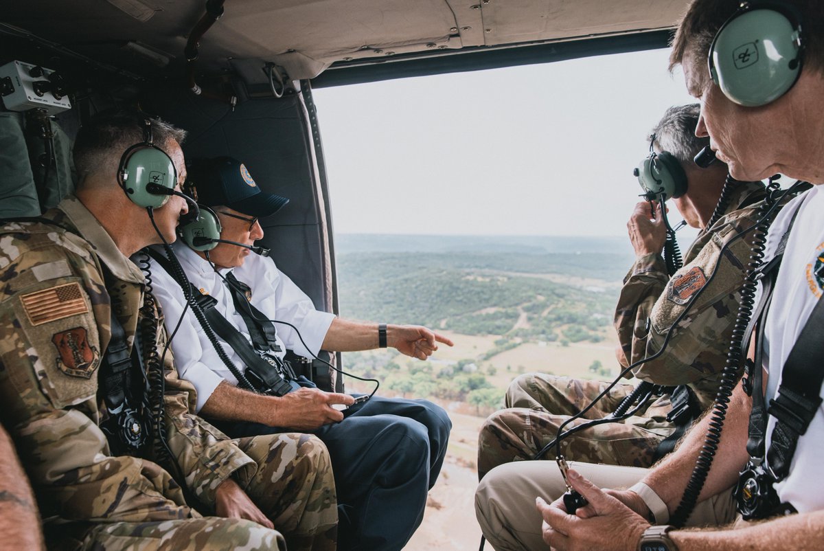 GovAbbottPress's tweet image. Yesterday, Governor @GregAbbott_TX joined General @ChiefNGB in Kerrville to survey damage caused by recent deadly flooding.
They also thanked first responders and volunteers who continue to assist in flood recovery efforts.
Read more here: bit.ly/3IwXKiP