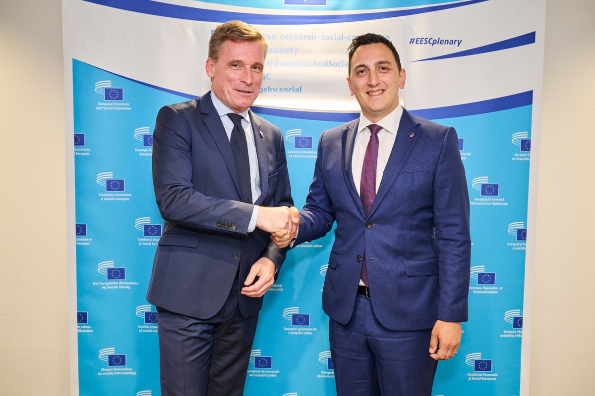 EESC_President's tweet image. Youth are not only the future of Europe, they are its present.
With Commissioner @GlennMicallef, we reaffirmed our commitment: youth participation must be structural, not symbolic.
Young people deserve a seat at the table and a real say in shaping EU policy.
#EESCPlenary