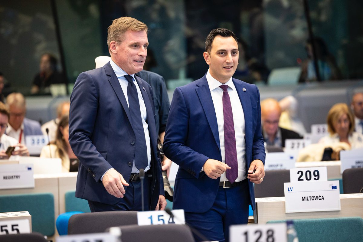 EESC_President's tweet image. Youth are not only the future of Europe, they are its present.
With Commissioner @GlennMicallef, we reaffirmed our commitment: youth participation must be structural, not symbolic.
Young people deserve a seat at the table and a real say in shaping EU policy.
#EESCPlenary