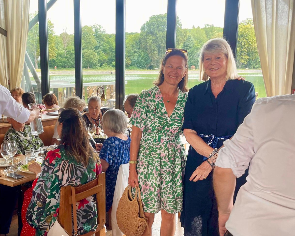 instituthds's tweet image. 🌞 Vice-Présidente du Département des @hautsdeseinefr et 1ère Maire adjointe du @PlessisRobinson, Madame @LeandriNathalie a participé, ce mardi 15 juillet, à une de nos journées #SourireDEté.

Cet événement a rassemblé plus de 70 seniors de @VilledeBagneux, du #PlessisRobinson et…