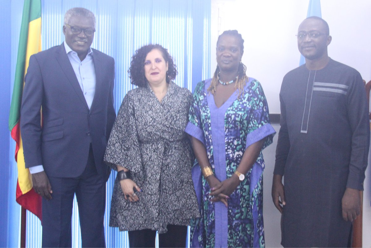 UNBenin's tweet photo. Ce matin, la Coordonnatrice Résidente @aminatousar a reçu en audience S.E.M Amadou Diongue, Ambassadeur Représentant Résident de la CEDEAO.
Des échanges fructueux ont porté sur les intérêts communs pour le développement durable et la stabilité en Afrique de l’Ouest. #Coopération https://t.co/uthsQRdcXu
