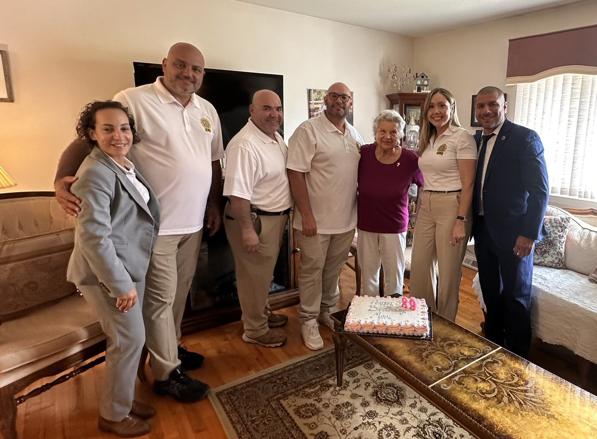 NYCPDDEA's tweet image. The DEA had the honor of visiting retired Detective Second Grade Carlos “Charlie” Rivera and his beloved family. Det. Rivera, a proud National Guardsman and NYPD veteran, began his remarkable career at the 46 Precinct in 1960 and retired from the Bronx Homicide Task Force in…