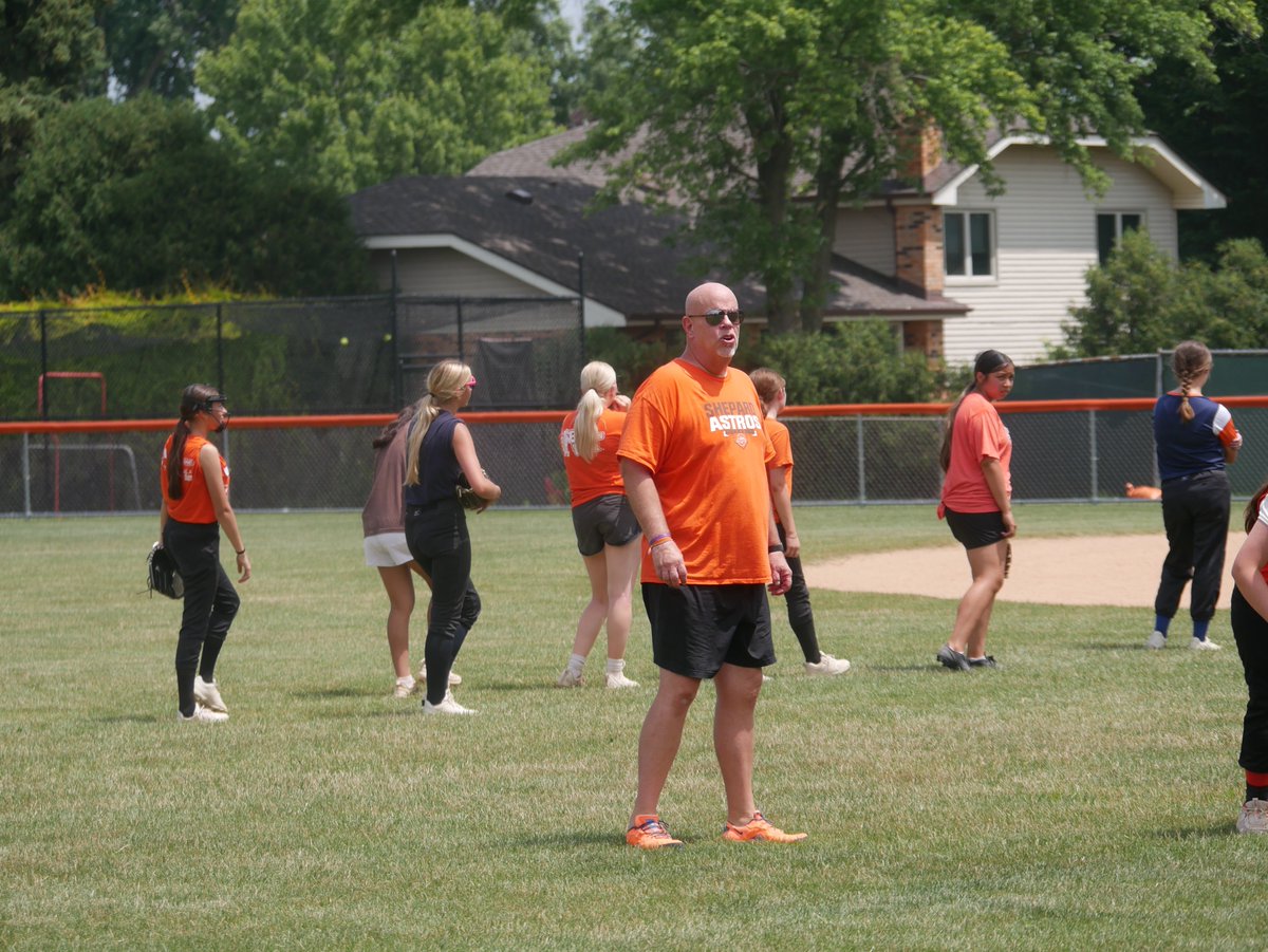 Shepard High School (@shepardastros) on Twitter photo Summer softball camp is in full swing!
Girls in 6th through 9th grades were practicing fielding on Tuesday. Our experienced coaches and players are giving our campers advice and keeping the game fun!
<a href="/ShepardSoftball/">Shepard High School Softball</a> Summer softball camp is in full swing!
Girls in 6th through 9th grades were practicing fielding on Tuesday. Our experienced coaches and players are giving our campers advice and keeping the game fun!
<a href="/ShepardSoftball/">Shepard High School Softball</a>