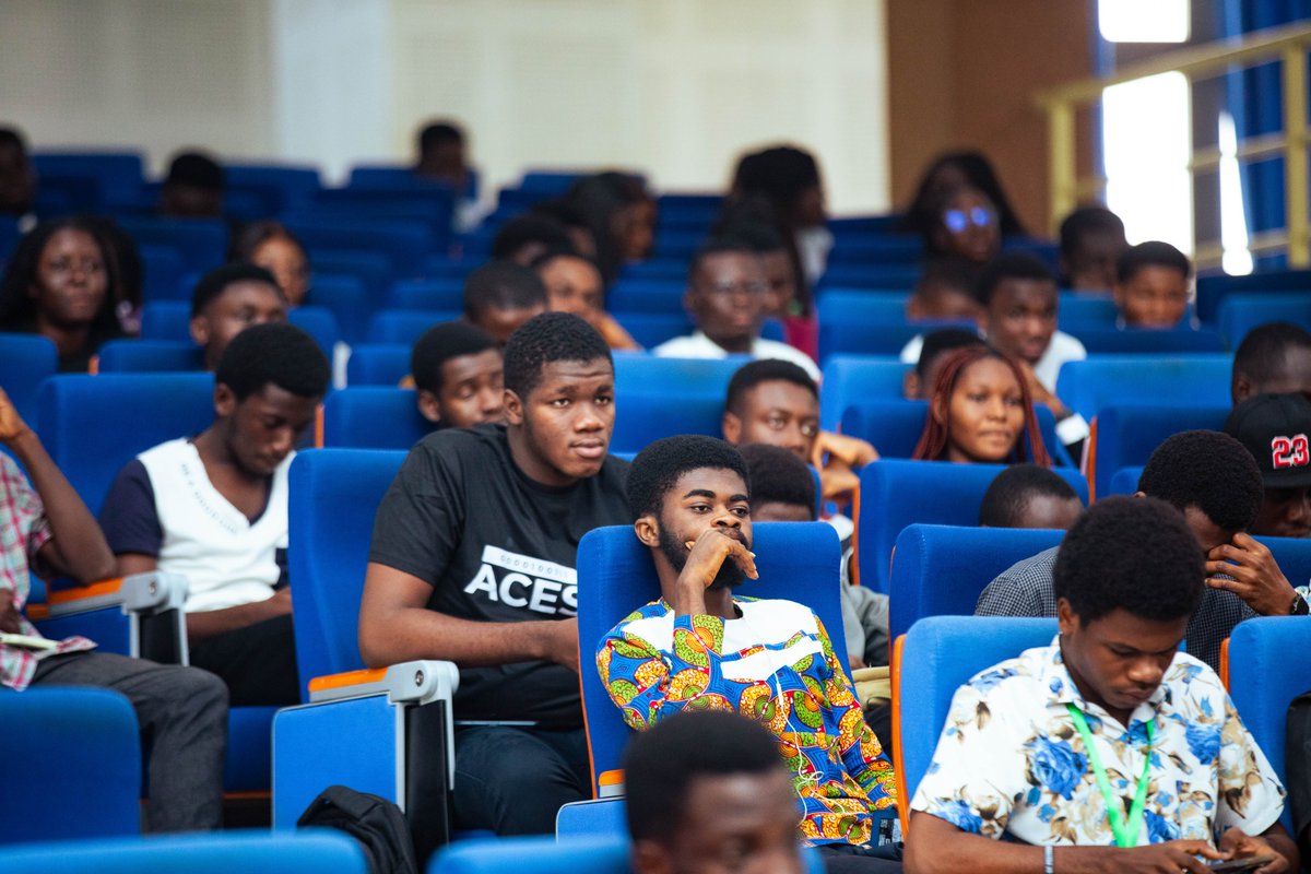 compengKNUST's tweet image. ๐
#TWEEK2025 ๐ข๐ฌ ๐จ๐ง ๐๐๐ญ๐กโ๐๐๐ญ๐ก ๐๐ฎ๐ ๐๐๐๐. ๐๐๐ญ ๐ซ๐๐๐๐ฒ!
@ekakowuah at #TWEEK24:
๐น โA brilliant idea without a business model is just a hobby.โ
๐น โMove from ideas to real businesses and influence industries.โ
๐น โCo-create with partners and build value.