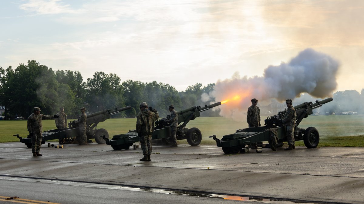 ArmyROTC's tweet image. Three cheers for 3rd Regiment #AdvancedCamp Cadets as they graduate with a bang! #CST2025 馃帀
馃摳: Norah Hamil, The Ohio State University, CST Public Affairs Office & Teagan O'Meara, Ball State University, CST Public Affairs Office