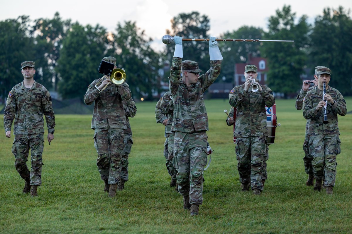 ArmyROTC's tweet image. Three cheers for 3rd Regiment #AdvancedCamp Cadets as they graduate with a bang! #CST2025 馃帀
馃摳: Norah Hamil, The Ohio State University, CST Public Affairs Office & Teagan O'Meara, Ball State University, CST Public Affairs Office