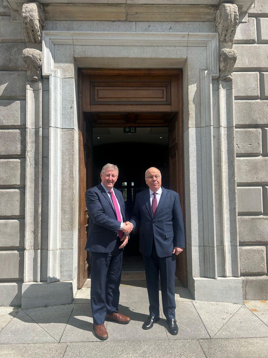 SeanCanney's tweet image. Honoured to welcome 🇧🇷 Foreign Minister Mauro Vieira to 🇮🇪 — the first Brazilian Foreign Minister to visit Ireland.
We discussed:
✈️ Direct flights
💼 Trade barriers & tax regime
🌍 Mercosur & protecting Irish farmers
🎓 Student exchange & education ties
