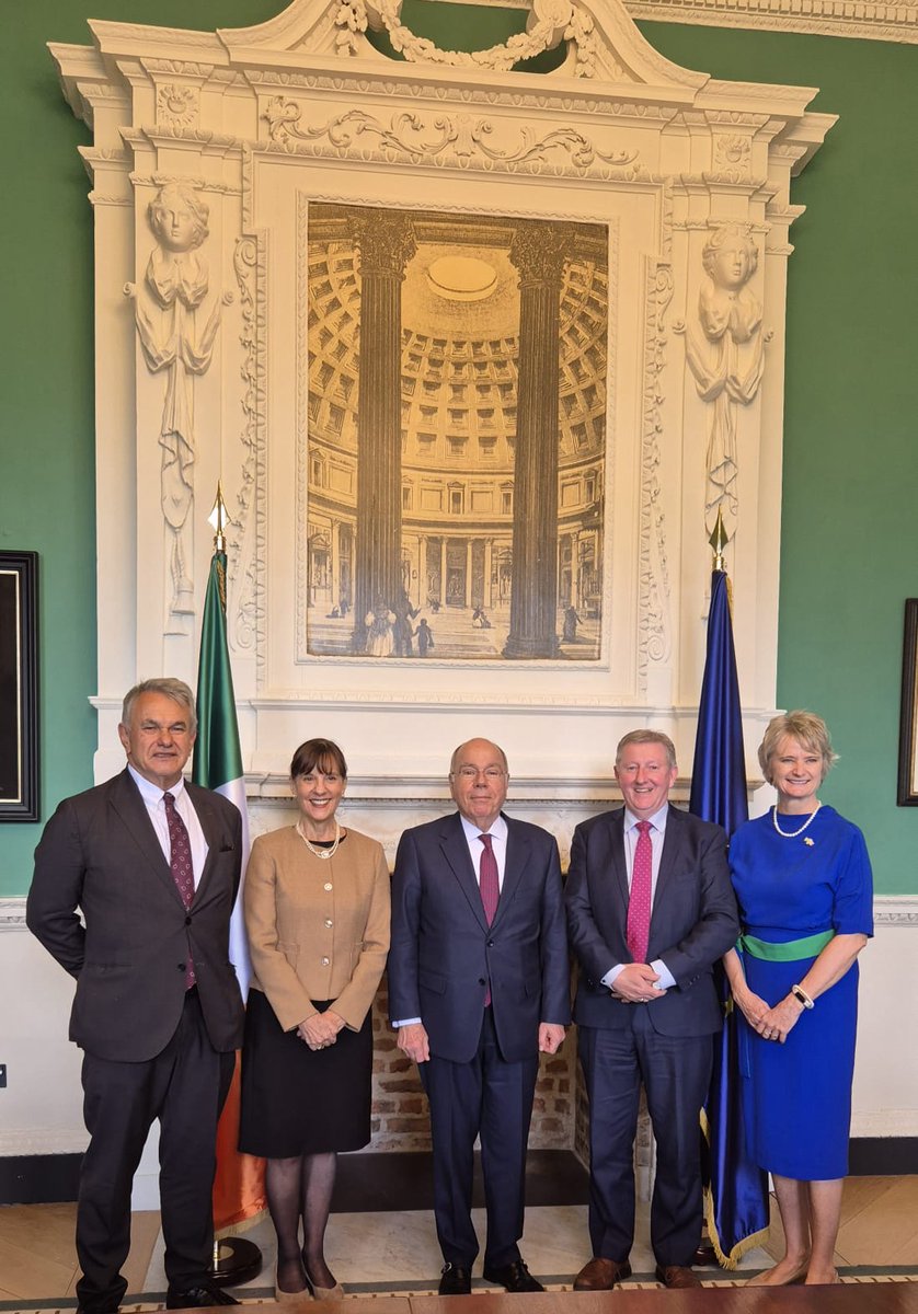 SeanCanney's tweet image. Honoured to welcome 🇧🇷 Foreign Minister Mauro Vieira to 🇮🇪 — the first Brazilian Foreign Minister to visit Ireland.
We discussed:
✈️ Direct flights
💼 Trade barriers & tax regime
🌍 Mercosur & protecting Irish farmers
🎓 Student exchange & education ties