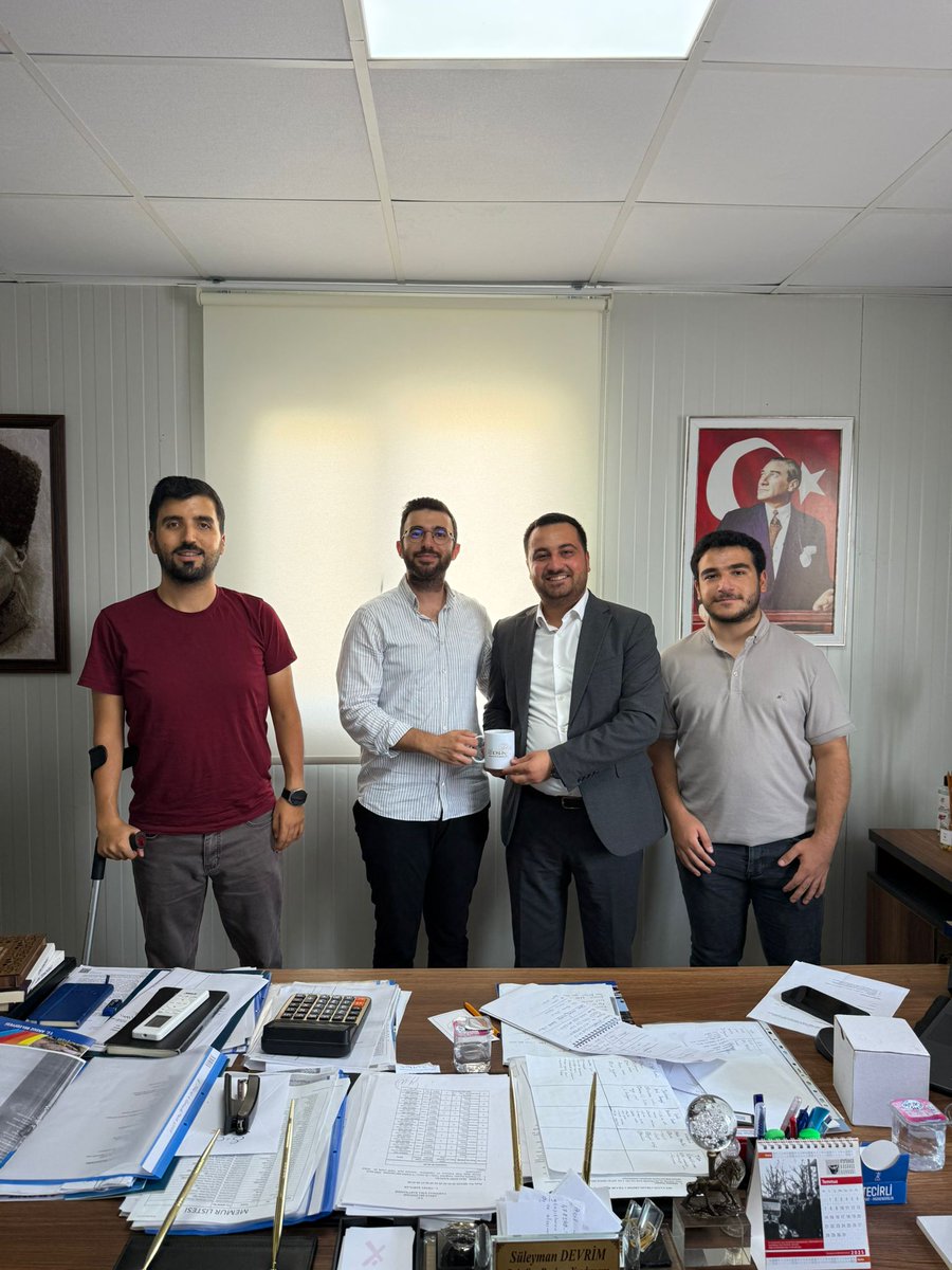 RhosusEKDER's tweet photo. Derneğimizin kurulduğu günden bu yana desteklerini esirgemeyen Rhosus ailesinin değerli üyesi Arsuz Belediye Başkan Yardımcımız Süleyman Devrim'i makamında ziyaret ederek etkinliklerimiz ve kütüphanemiz hakkında güzel bir sohbet ettik.💫💫 https://t.co/w2idG7xMbf