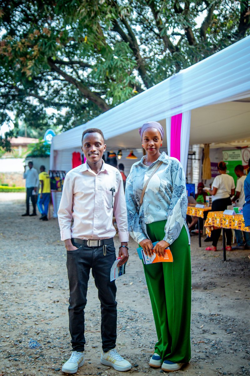 Club Statistique ULT (@club_ult) on Twitter photo Le président et sa vice-présidente de <a href="/club_ult/">Club Statistique ULT</a> ont de participé à une foire de connaissance 🌏 organisée par <a href="/sharenetburundi/">Share-Net Burundi</a> ce Vendredi le 11.7 à <a href="/IzubaHub/">Izuba</a>, qui a été un espace de partage d'idées et d'initiatives innovantes de jeunes prêts à bâtir un Burundi résilient. Le président et sa vice-présidente de <a href="/club_ult/">Club Statistique ULT</a> ont de participé à une foire de connaissance 🌏 organisée par <a href="/sharenetburundi/">Share-Net Burundi</a> ce Vendredi le 11.7 à <a href="/IzubaHub/">Izuba</a>, qui a été un espace de partage d'idées et d'initiatives innovantes de jeunes prêts à bâtir un Burundi résilient.