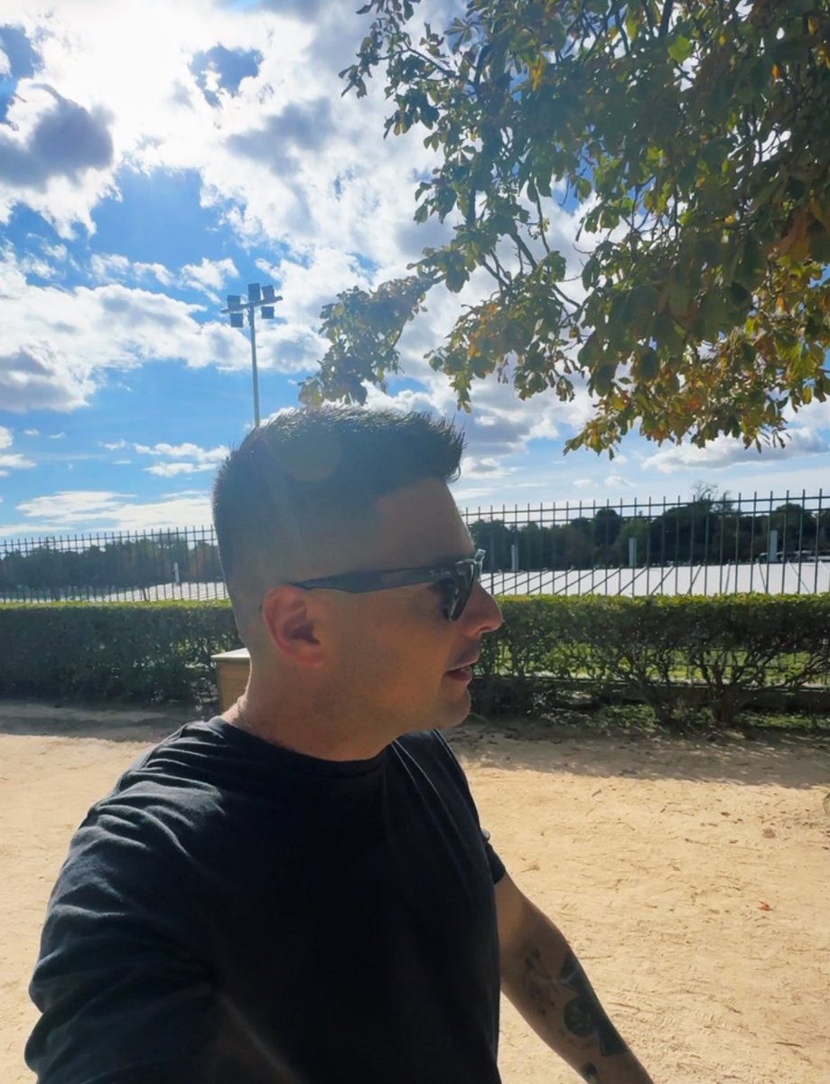 👊🏼 ¿qué hacen? Buenos días . Chingones hoy??? Para arriba que es temprano.