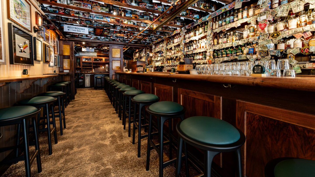 JerseyDigs's tweet image. Team Behind NYC's Dead Rabbit Opening San Patricios in Jersey City - The award-winning team behind Manhattan’s The Dead Rabbit is expanding to Jersey City with San Patricios, a new pub and cantina concept: buff.ly/aKeHArG
#NewJersey #RealEstate