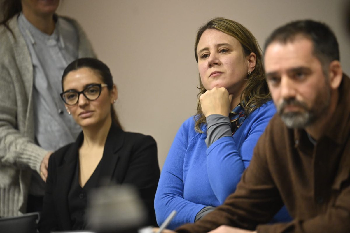 inacoop's tweet image. Esta mañana, la vicepresidenta de Inacoop @flavia_carretto y el director ejecutivo del Instituto @adomostoj participaron de una reunión con la ministra @TamaraPaseyro y el subsecretario @chdica @Mvot_Uruguay, que contó con la presencia de integrantes de las distintas…