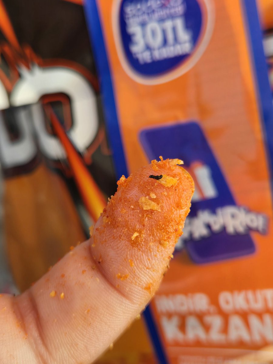 cimcimenage's tweet photo. @DoritosTurkiye kizimla yerken paketin içinden çıkan böcek bizi şok etti. Böyle bişey nasıl olabilir ? Açıklama beklemek ne kadar mantıklı bilmiyorum ama bekliyorum... https://t.co/dOcNySua51