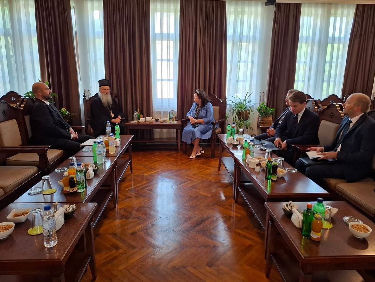 DecaniMonastery's tweet image. UK Special Envoy Karen Pierce Visits #Gračanica #Monastery
On Tuesday, 15 July 2025, Gračanica Monastery was honoured by the visit of Her Excellency Dame Karen Pierce, the United Kingdom’s Special Envoy for the Western #Balkans. The distinguished guest was welcomed at the…