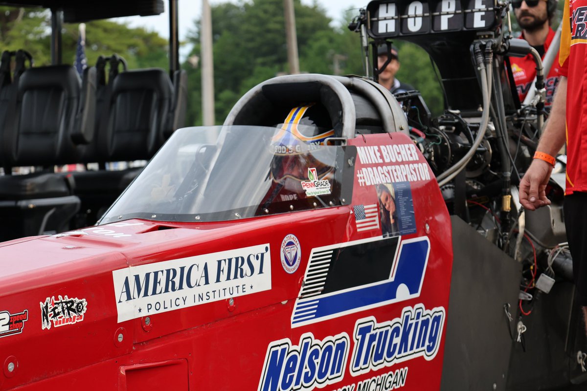 MikeBuchertf's tweet photo. โWhoever pursues righteousness and love finds life, prosperity and honor.โ
Proverbs 21:21
#dragsterpastor #HopeOverAmerica #dragsterpastorracing #22aDay #TopFuel https://t.co/r9Xq9WL3ee