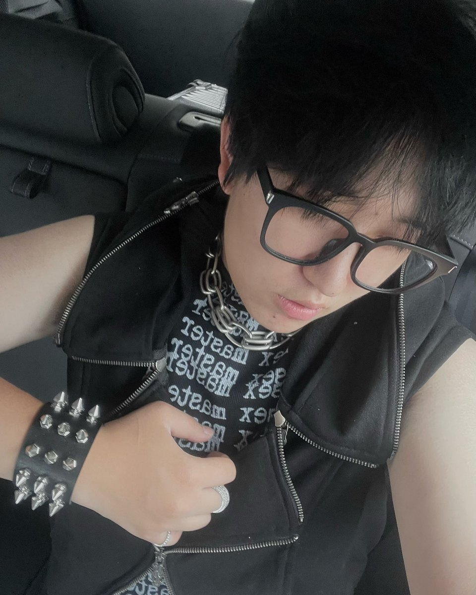 我并不会在意你对我的诋毁
#ootdStyle #起泡胶教程 #杭州